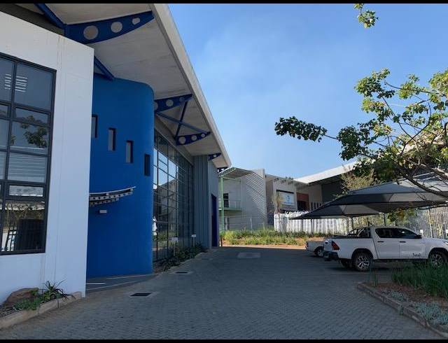 909M² WAREHOUSE FOR SALE IN MAXMEAD
